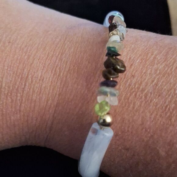 🎁Elegant bracelet with multicolor Gemstones and blue & white bead accents - Picture 4 of 4